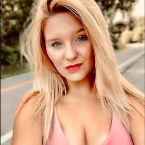 Meet your Posher, Kelli